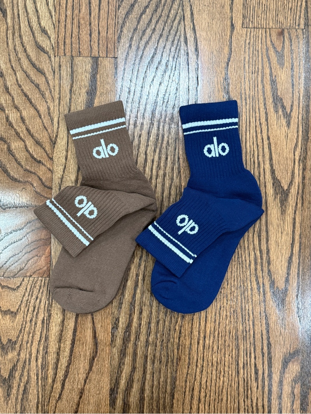 Alo Throwback socks 2 pairs brand new - Picture 2 of 2